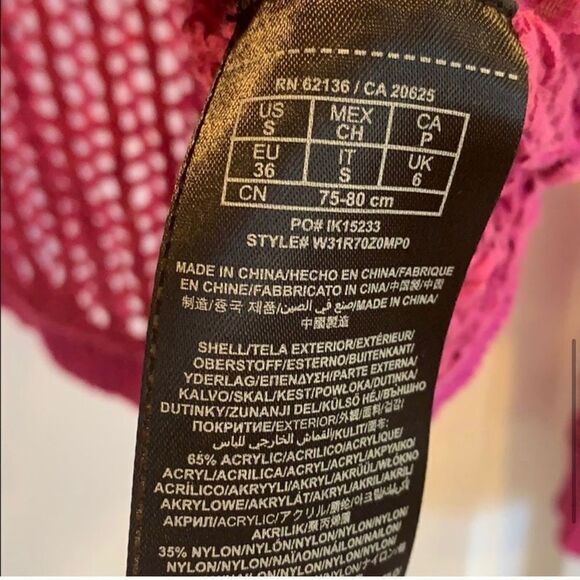 Guess pink sweater 🌺 - Picture 6 of 7